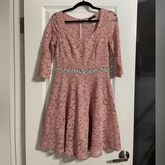 LA SCALA Mauve Pink Dusty Rose Lace Sequin Rhinestones Dress Size Large NWOT - Picture 1 of 13